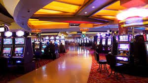 Studio live dealer Relax Gaming dengan teknologi broadcast-grade pada platform spinwin77